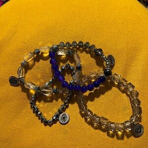 Set of 4 vintage strech bracelets